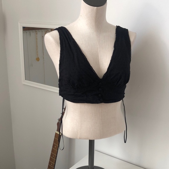 Eyelet 🖤 Tie Back Crop Top - Picture 2 of 9